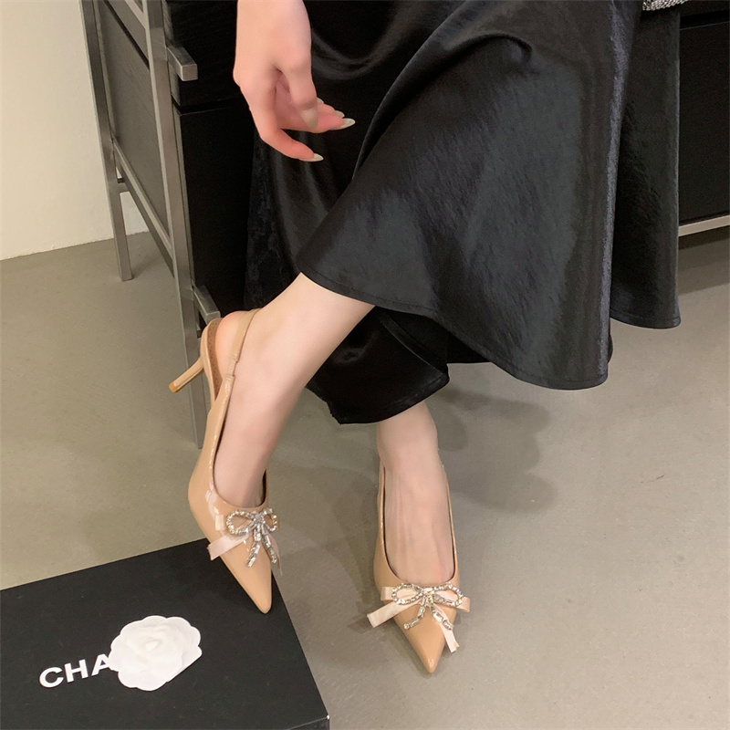 Fortune One-Toe Pointed-Toe High Heel Sandals 2026 Spring Summer New Rhinestone Bow Sweet Closed-Toe Strappy Women's Sandals - Image 3