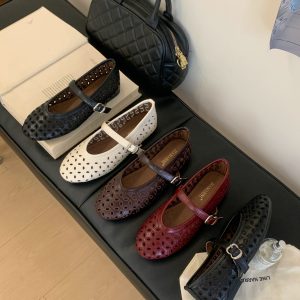JIAMANNI Retro Hollow Split-Toe Slip-On Flat Shoes for Women