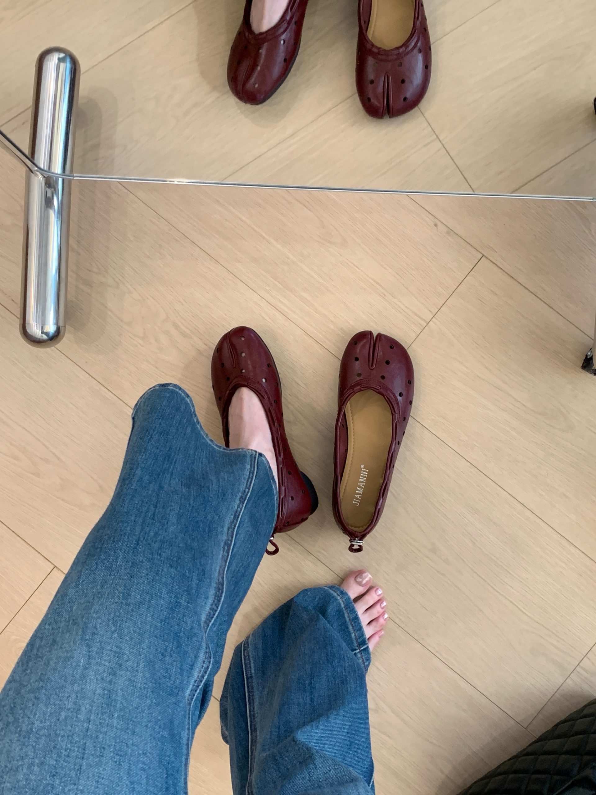 JIAMANNI Retro Hollow Split-Toe Slip-On Shoes Women's Fashion Design Drawstring Loafers - Image 3